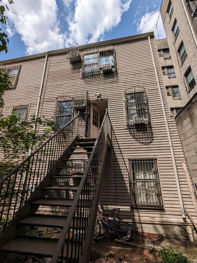 Central & Affordable Williamsburg Small Room Nova Iorque Exterior foto