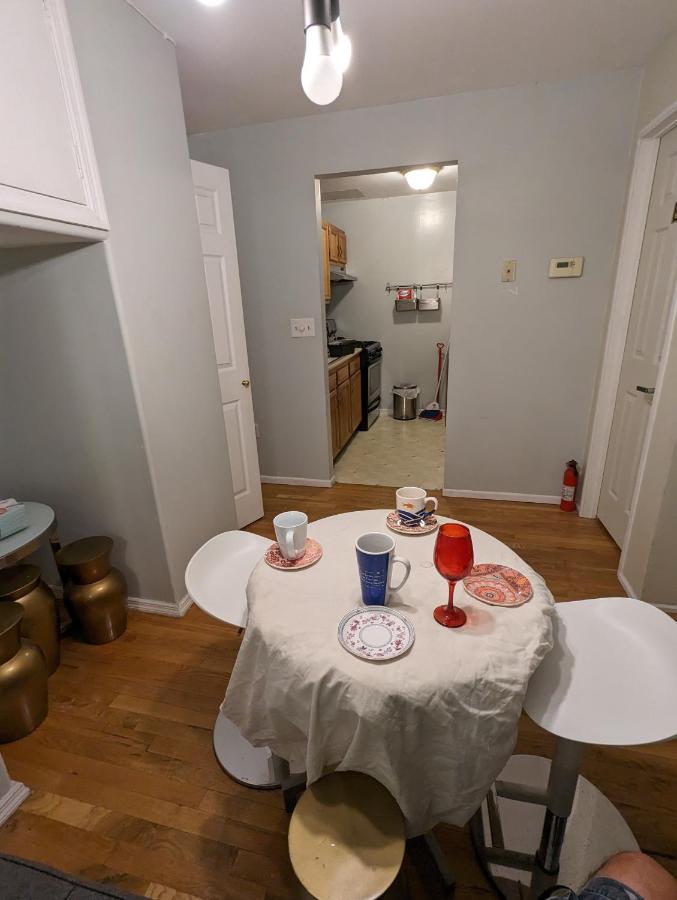 Central & Affordable Williamsburg Small Room Nova Iorque Exterior foto