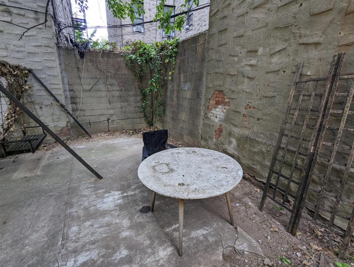 Central & Affordable Williamsburg Small Room Nova Iorque Exterior foto