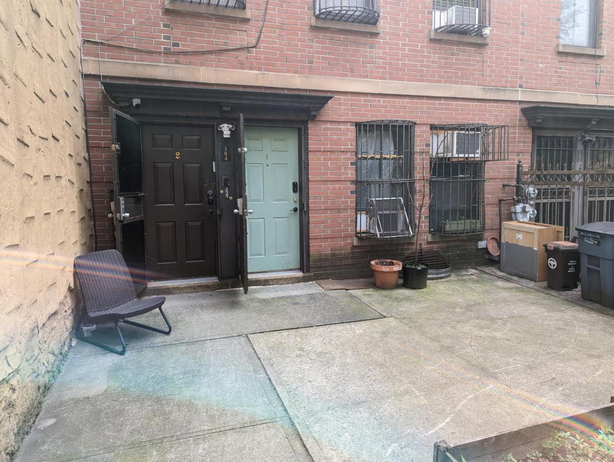 Central & Affordable Williamsburg Small Room Nova Iorque Exterior foto