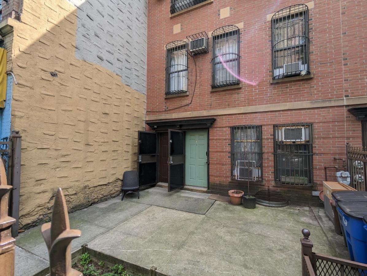 Central & Affordable Williamsburg Small Room Nova Iorque Exterior foto